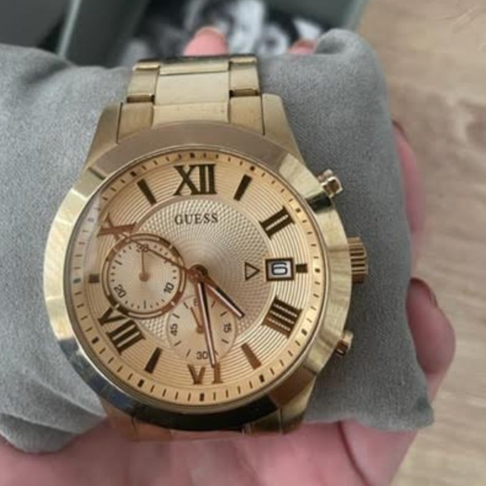 GUESS GOLD TONE CASE GOLD TONE STAINLESS STEEL WATCH